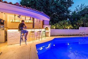 Calypso Cozy Suites