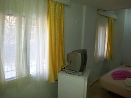 Yona Motel