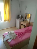 Yona Motel