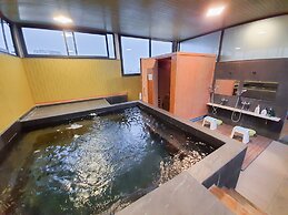 Cherry Hotel 1
