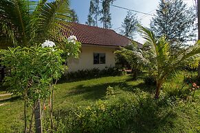 Pranee Beach Bungalows