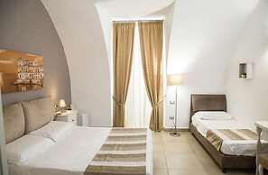 Chiaia Suites
