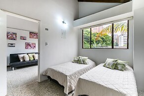 3708 Vía Primavera