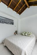 3708 Vía Primavera