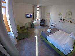 RAVIDA SUITES