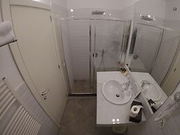 RAVIDA SUITES