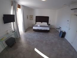 RAVIDA SUITES