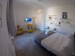 RAVIDA SUITES