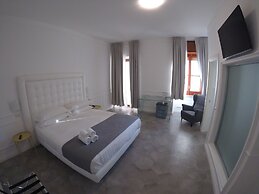 RAVIDA SUITES