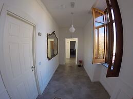 RAVIDA SUITES