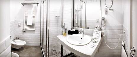 RAVIDA SUITES