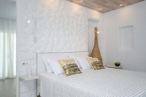 Cyano Suites