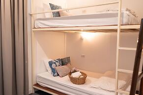 Oon Poshtel