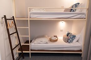 Oon Poshtel
