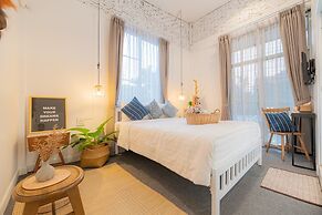 Oon Poshtel