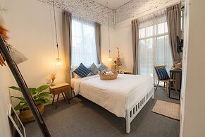 Oon Poshtel