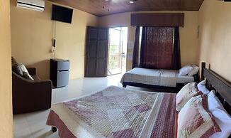 Aunty Arenal Lodge