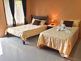 Aunty Arenal Lodge