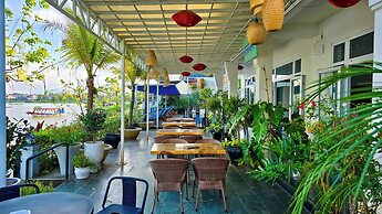 Riverside White House Boutique Hotel