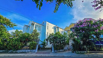 Riverside White House Boutique Hotel