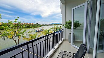 Riverside White House Boutique Hotel