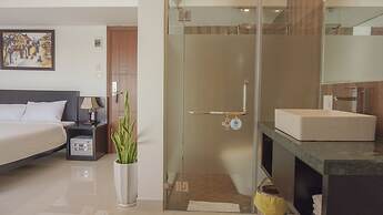 Riverside White House Boutique Hotel