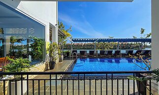 Riverside White House Boutique Hotel