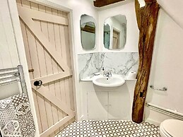 Walnut Tree House