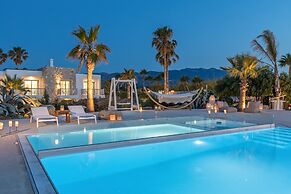 White Pearls Luxury Suites - Adults Only