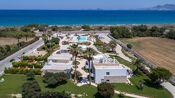 White Pearls Luxury Suites - Adults Only