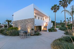 White Pearls Luxury Suites - Adults Only