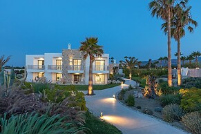 White Pearls Luxury Suites - Adults Only
