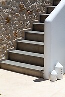 White Pearls Luxury Suites - Adults Only