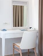 White Pearls Luxury Suites - Adults Only