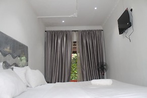 Honeybed Lodge
