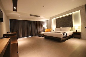 Season Five Hotel