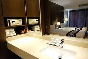 Season Five Hotel