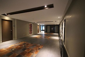Season Five Hotel