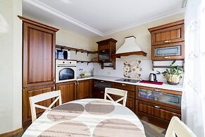 Clever House Apartments