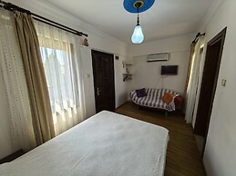 Uzum Hotel