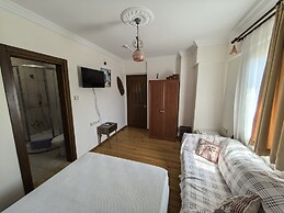 Uzum Hotel
