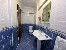 Uzum Hotel