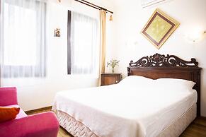 Uzum Hotel