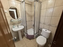 Uzum Hotel