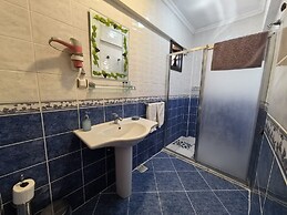 Uzum Hotel