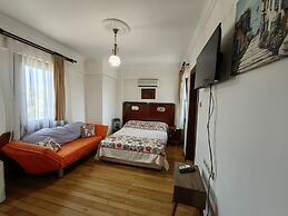 Uzum Hotel