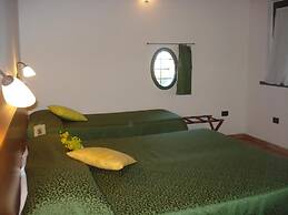 Carlo's Hotel