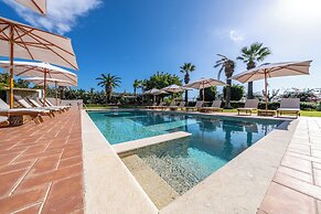 Villa Carlotta Resort