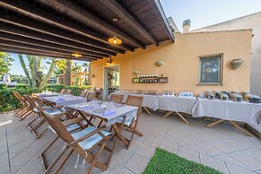 Villa Carlotta Resort