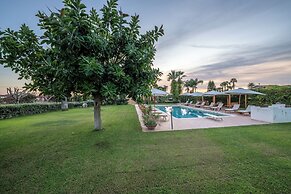 Villa Carlotta Resort